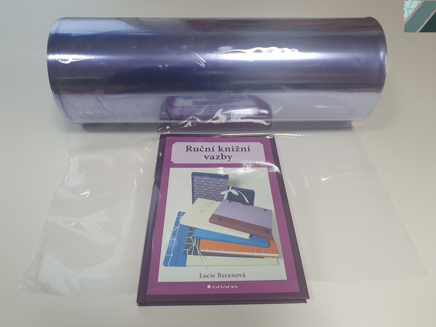 Плівка для пакування книг - ПВХ, 50 м х 32 см